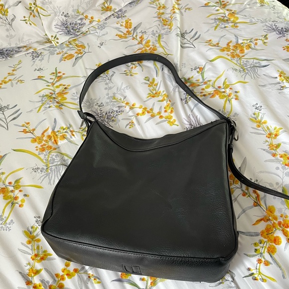 matt + nat black vegan tote bag - Picture 4 of 6